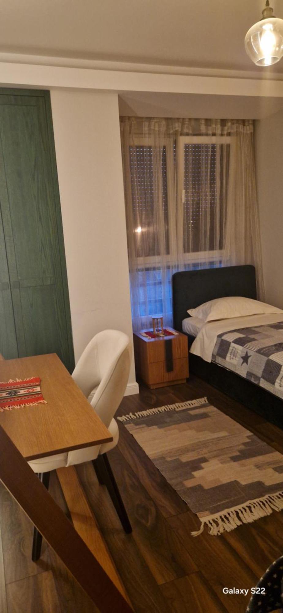 Apartment Deluxe *